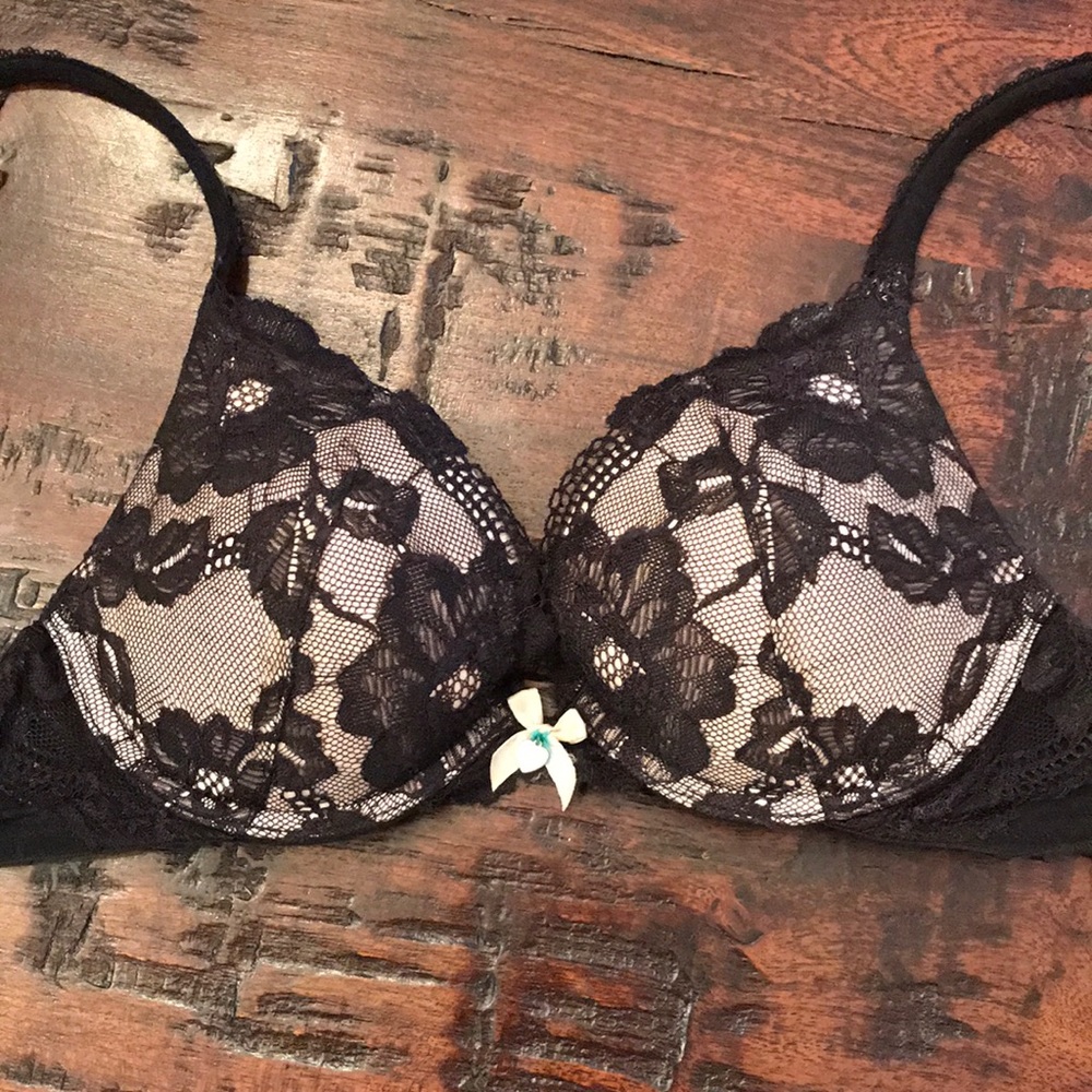 Victoria's Secret Body By Victoria Lace Bra